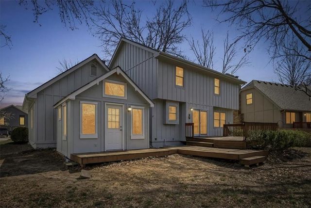 1104 SE 7th Street, Lee's Summit, MO 64063