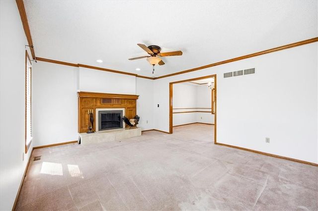 1104 SE 7th Street, Lee's Summit, MO 64063