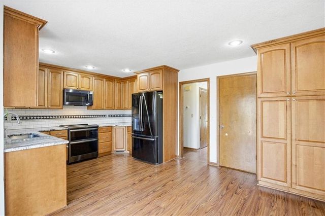 1104 SE 7th Street, Lee's Summit, MO 64063