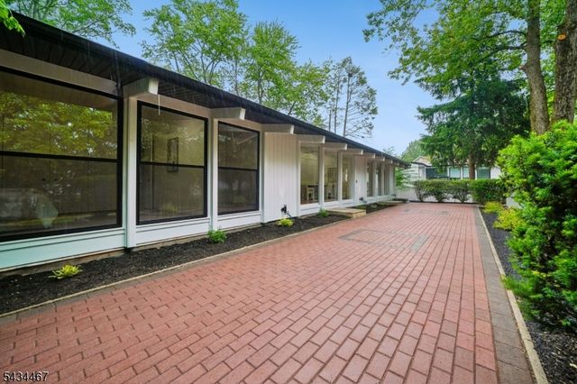 28 Fernhill Rd, Springfield Twp., NJ 07081