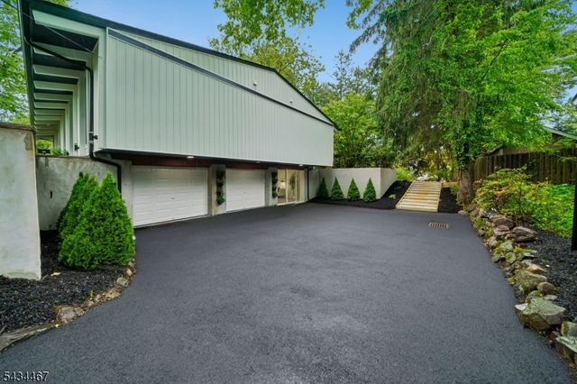 28 Fernhill Rd, Springfield Twp., NJ 07081
