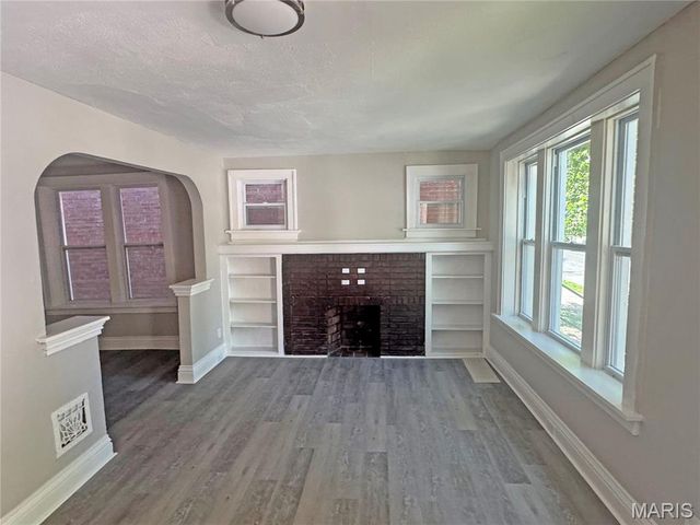 3716 Minnesota Avenue, St Louis, MO 63118