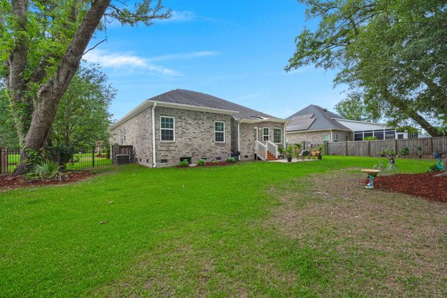 5528 Crescent View Drive, North Charleston, SC 29420