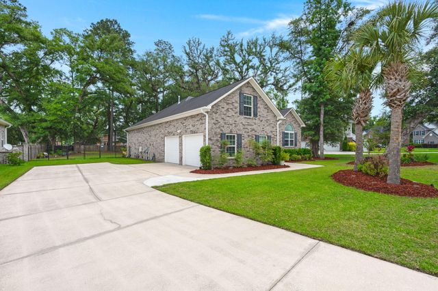5528 Crescent View Drive, North Charleston, SC 29420