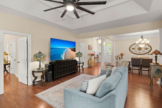 5528 Crescent View Drive, North Charleston, SC 29420