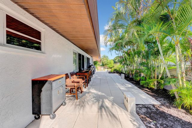 10306 Greentrail Drive N, Boynton Beach, FL 33436