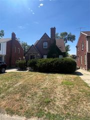 16861 Glastonbury Road, Detroit, MI 48219