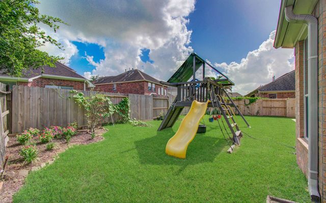 11704 Shoal Landing, Pearland, TX 77584