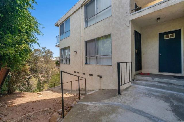 2520 collier Avenue, San Diego, CA 92116