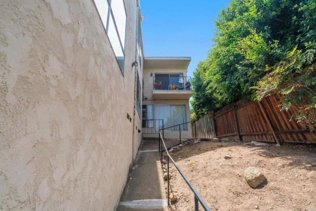 2520 collier Avenue, San Diego, CA 92116