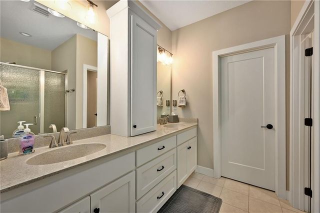 24969 W 94th Place, Lenexa, KS 66227