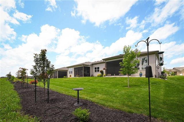 24969 W 94th Place, Lenexa, KS 66227