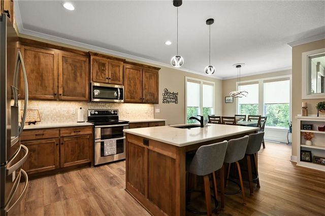 24969 W 94th Place, Lenexa, KS 66227
