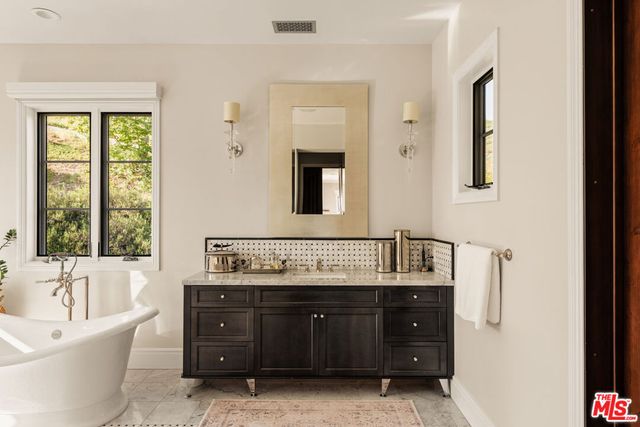 26769 Mulholland Highway, Calabasas, CA 91302