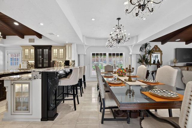 1677 Hillview, Palm Springs, CA 92264