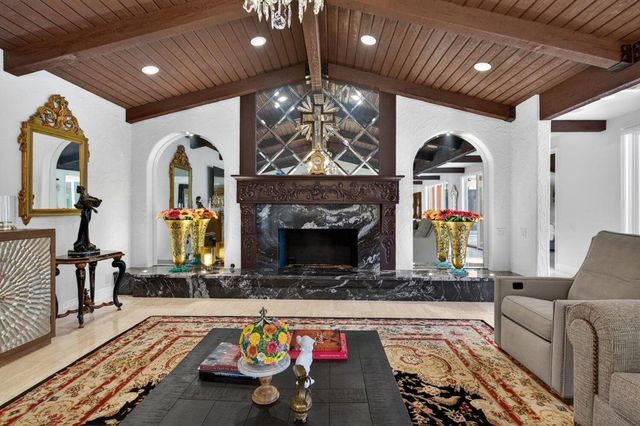 1677 Hillview, Palm Springs, CA 92264