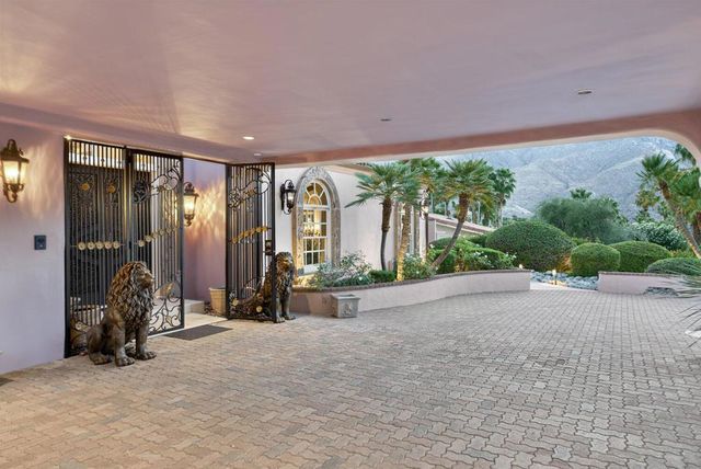1677 Hillview, Palm Springs, CA 92264