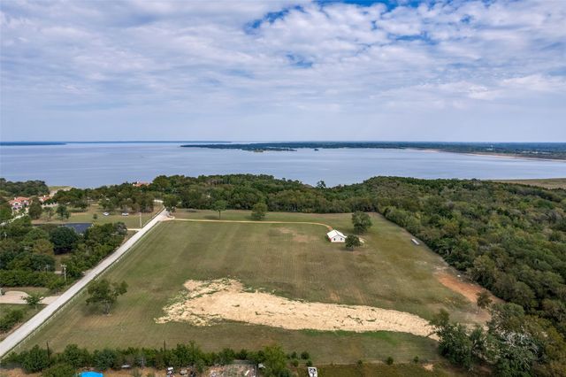 279 Lakeview Drive, Denison, TX 75020