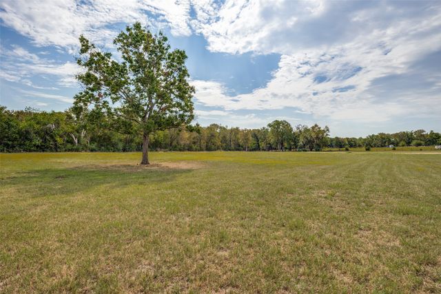 279 Lakeview Drive, Denison, TX 75020