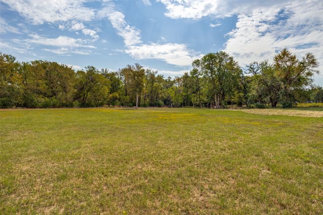279 Lakeview Drive, Denison, TX 75020