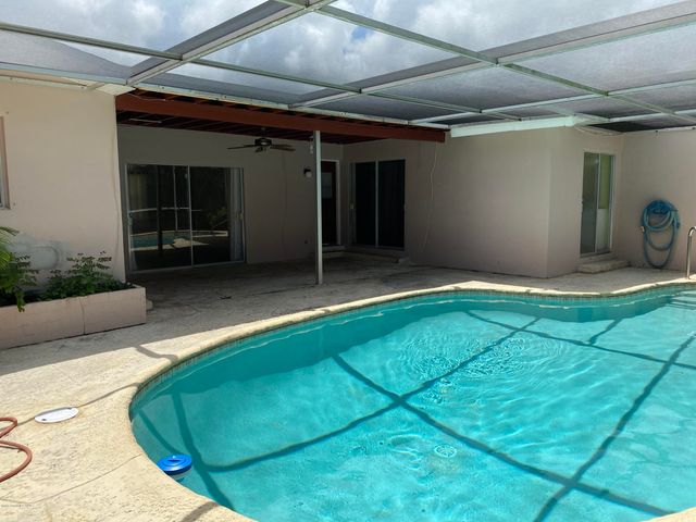 466 Gateway Drive, Merritt Island, FL 32952