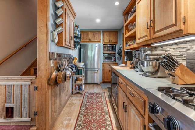 1886 Winhall Hollow Road, Londonderry, VT 05155