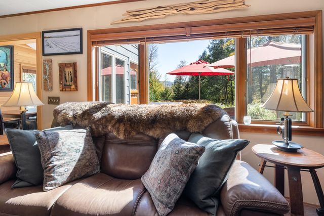 1886 Winhall Hollow Road, Londonderry, VT 05155