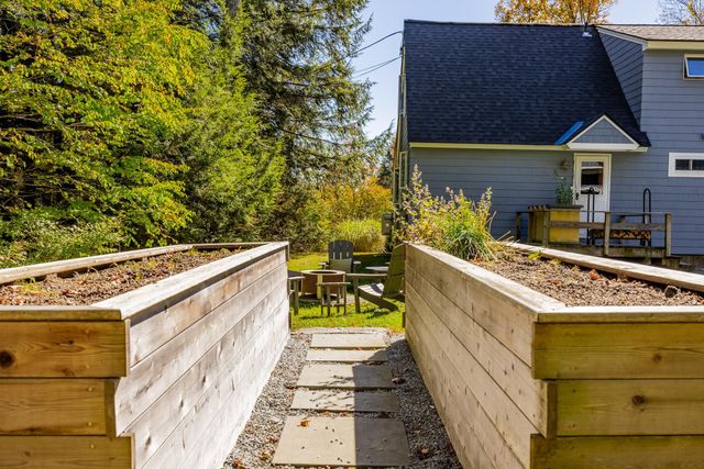 1886 Winhall Hollow Road, Londonderry, VT 05155