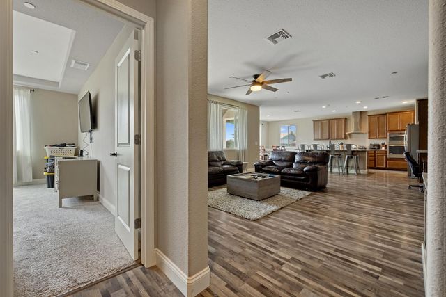 2016 Mustang Ct, Plumas Lake, CA 95961