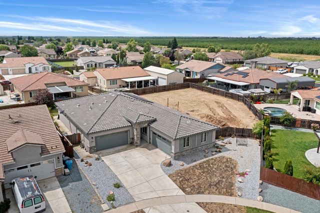 2016 Mustang Ct, Plumas Lake, CA 95961
