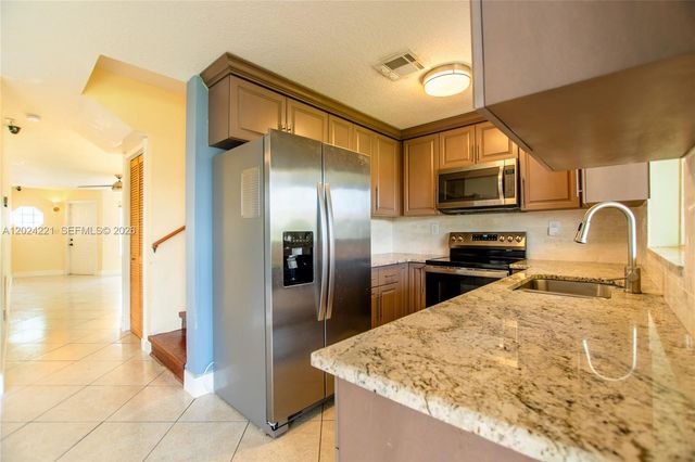 9803 NW 37th Street, Sunrise, FL 33351