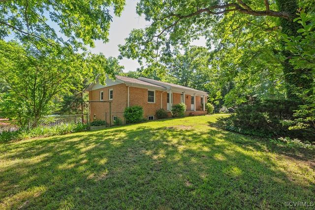 4900 Par Dr, Chester, VA 23831