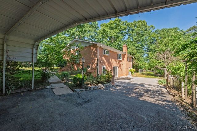 4900 Par Dr, Chester, VA 23831