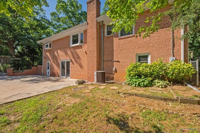4900 Par Dr, Chester, VA 23831