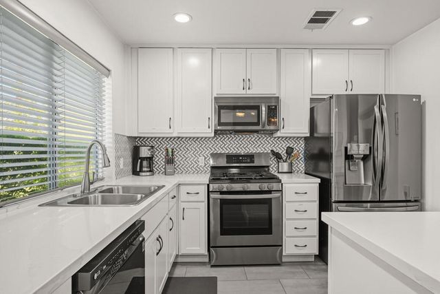 3781 E Camino San Miguel, Palm Springs, CA 92264