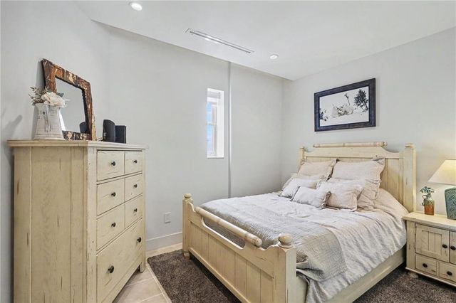229 Ward Parkway 1001B, Kansas City, MO 64112