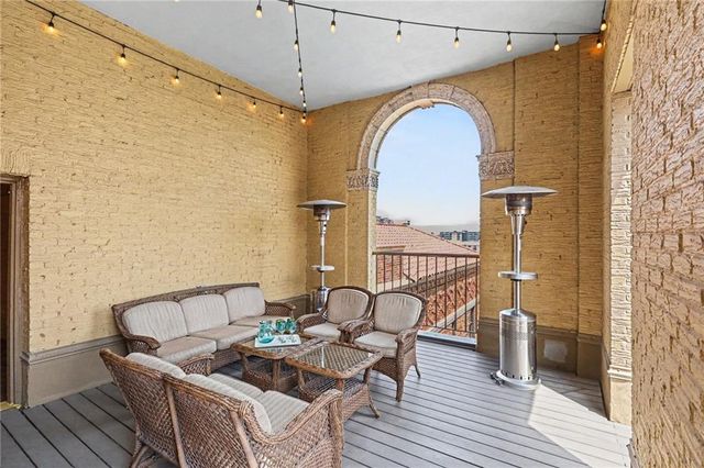229 Ward Parkway 1001B, Kansas City, MO 64112