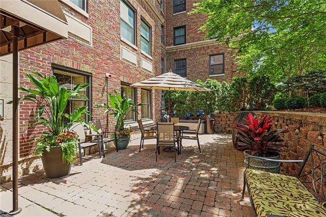 229 Ward Parkway 1001B, Kansas City, MO 64112