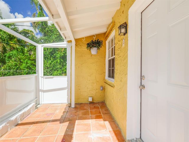 1214 Madrid St EFF, Coral Gables, FL 33134