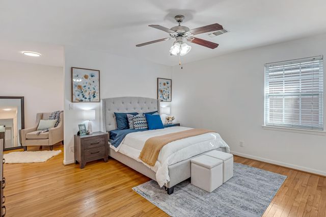 6510 Roos Road, Houston, TX 77074