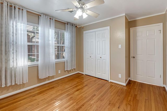 6510 Roos Road, Houston, TX 77074