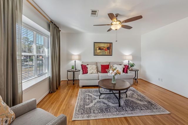 6510 Roos Road, Houston, TX 77074