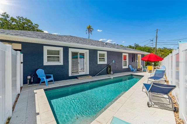 8115 33RD AVENUE N, St Petersburg, FL 33710