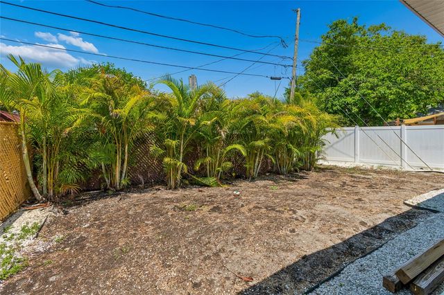 8115 33RD AVENUE N, St Petersburg, FL 33710