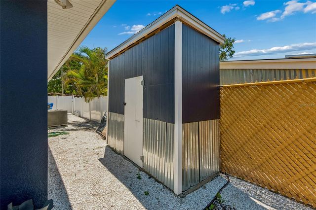 8115 33RD AVENUE N, St Petersburg, FL 33710