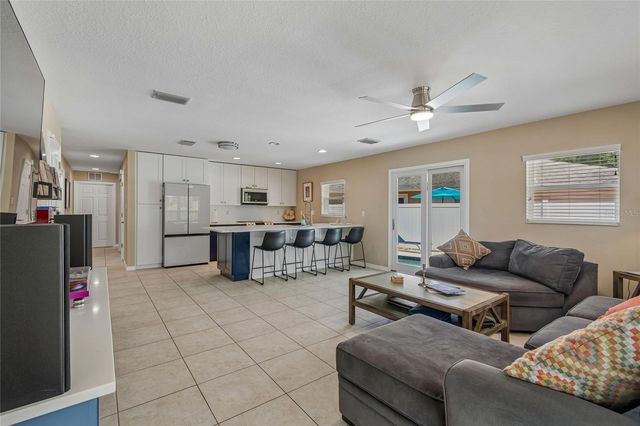 8115 33RD AVENUE N, St Petersburg, FL 33710