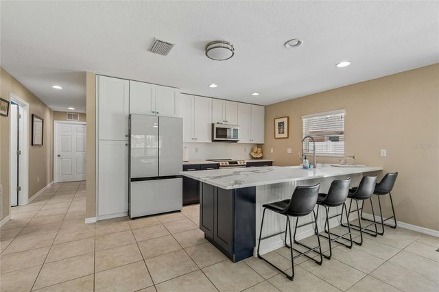 8115 33RD AVENUE N, St Petersburg, FL 33710