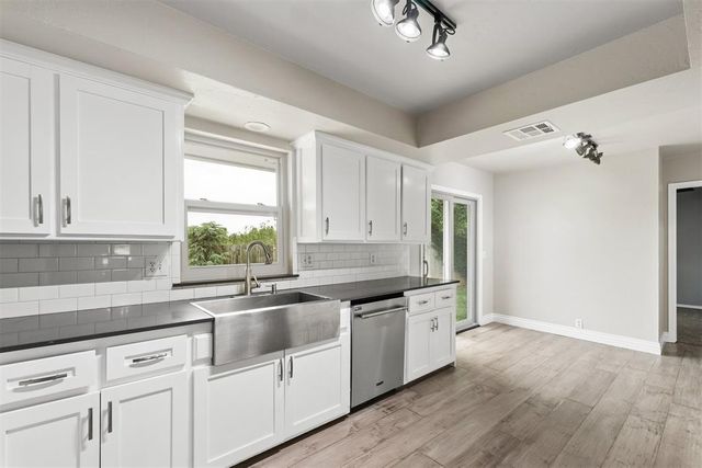 4124 Cherry Hill Lane, Oklahoma City, OK 73120