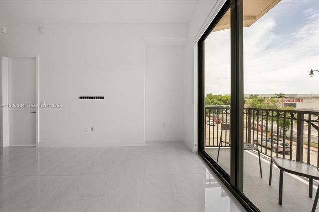301 Altara Ave 213, Coral Gables, FL 33146