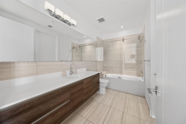 301 Altara Ave 213, Coral Gables, FL 33146